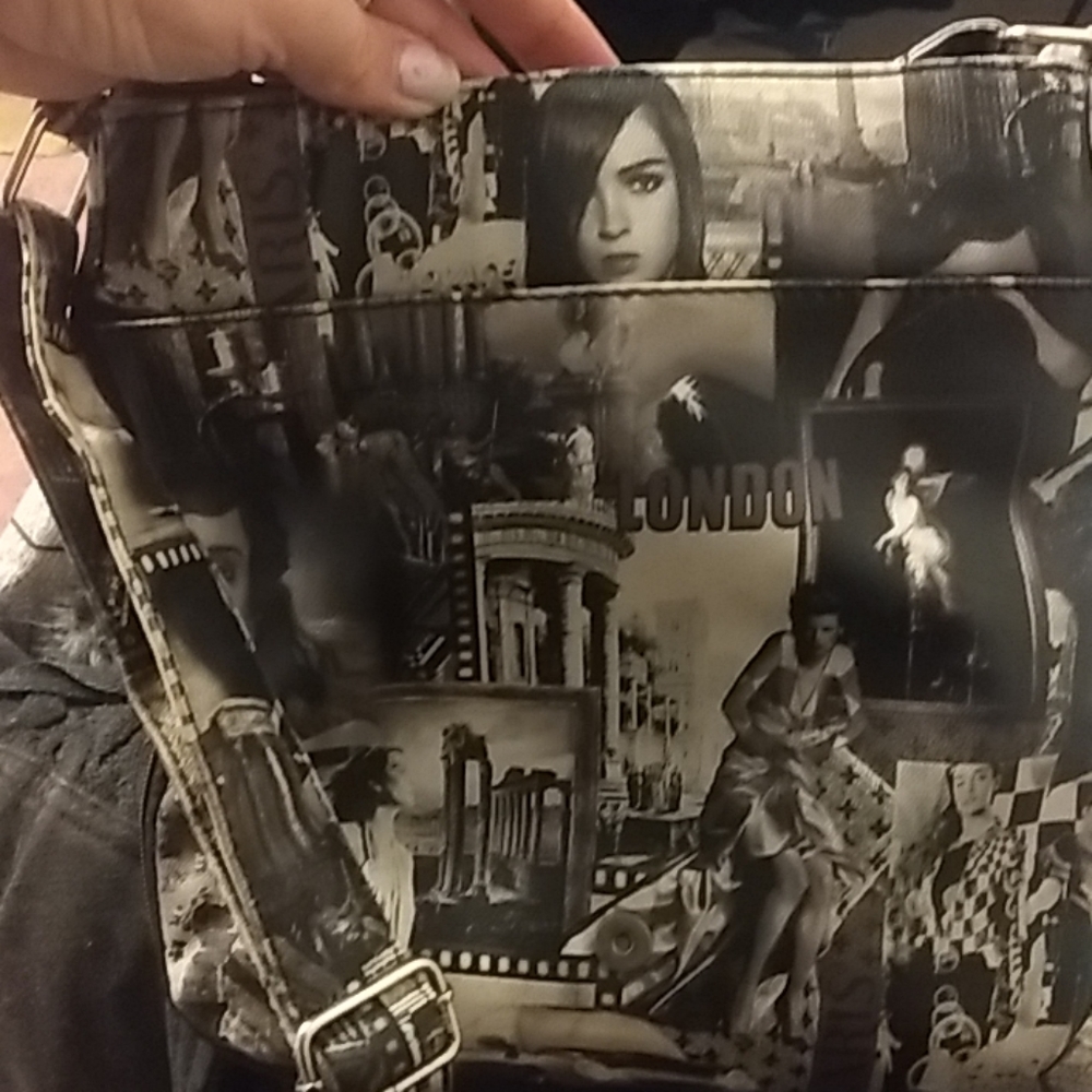 Purse - Picture 2 of 2